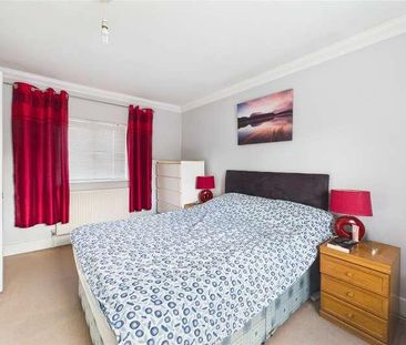 Wiltshire Road, Wokingham, Berkshire, RG40 - Photo 2