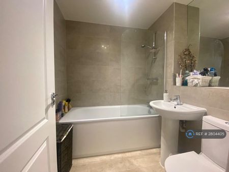 2 bedroom semi-detached house to rent - Photo 4