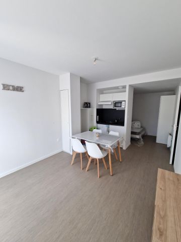 Location Appartement 1 pièce 26m² LA ROCHE SUR YON 85000 - Photo 3