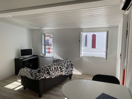 Location Appartement 1 pièce 28m² CASTELNAUDARY 11400 - Photo 2