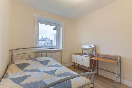 3 bedroom flat to rent - Photo 5