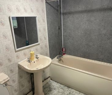 Room in a Shared House, Ivor Road, B11 - Photo 1