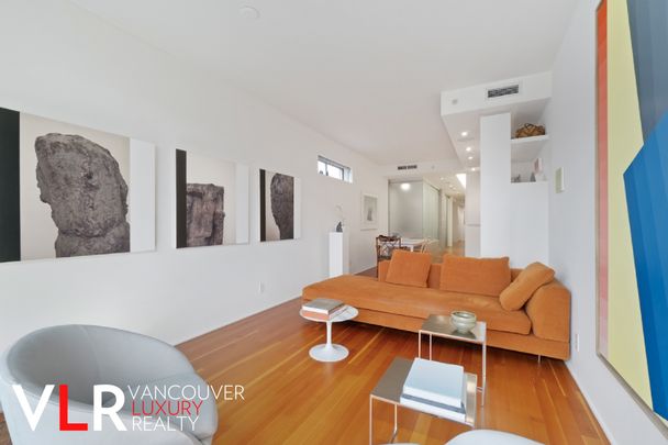 Condo in Downtown Vancouver, BC - Photo 1