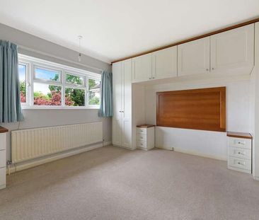 Cobham, KT11 - Photo 2