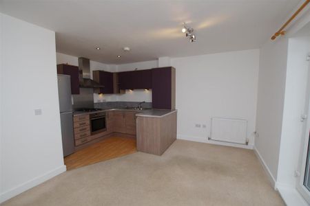 2 bedroom flat to rent - Photo 4