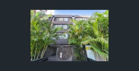 Beautifully Appointed Two Bedroom + Sun Room, Apartment In The Heart Of Darlinghurst. - Photo 2