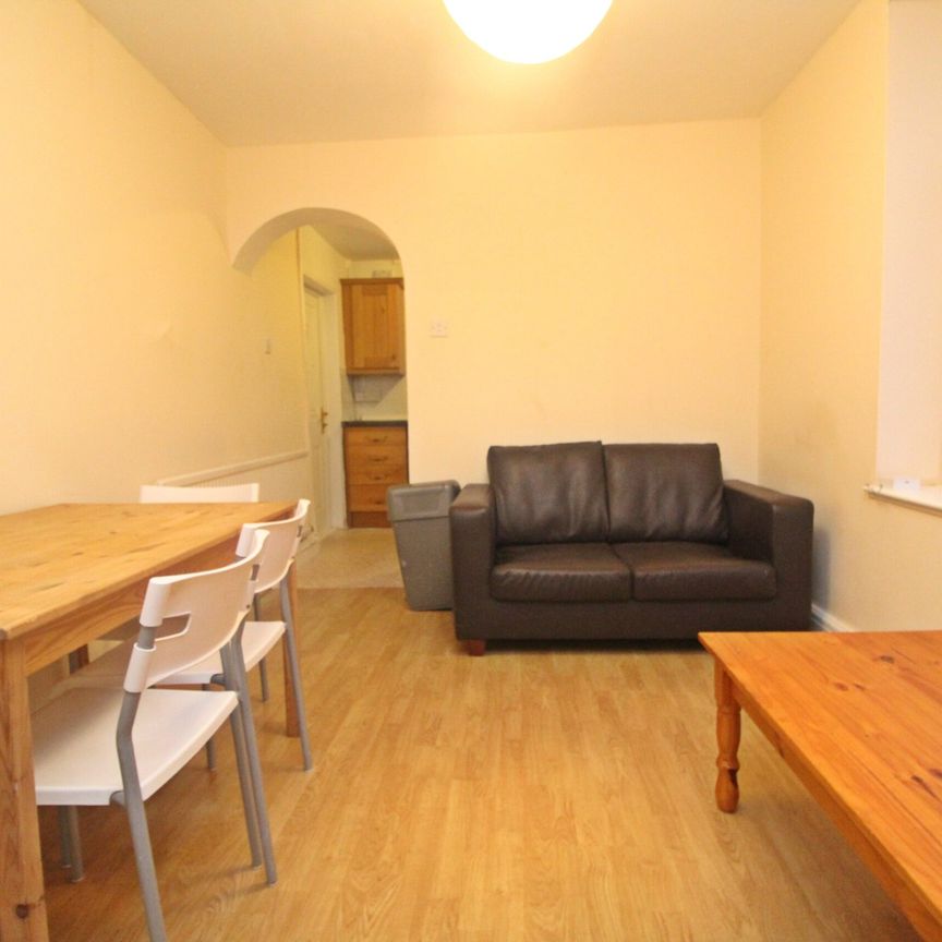 Inverness Place, Roath, Cardiff - Photo 1