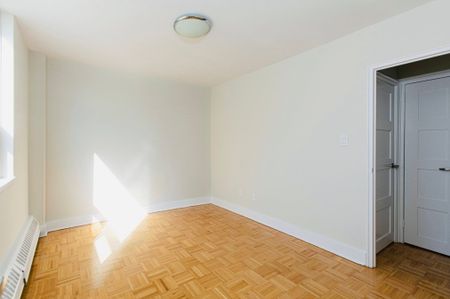 For Lease - 490 Eglinton Avenue Unit# 302, Toronto, Ontario - Photo 5