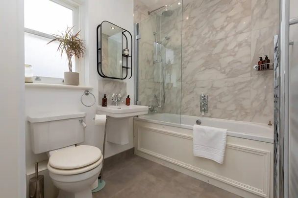 1 Bed Flat, Rotherwood Road, SW15 - Photo 1