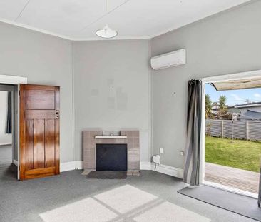 Best Street, Best Shops, Best School - Photo 2