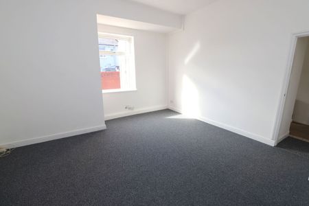 Andrew Street, Bury, BL9 7HD - Photo 4