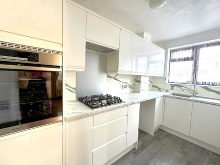 1 bedroom semi-detached house to rent - Photo 3