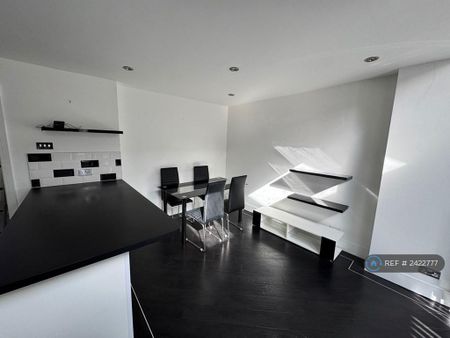 3 bedroom terraced house to rent - Photo 2