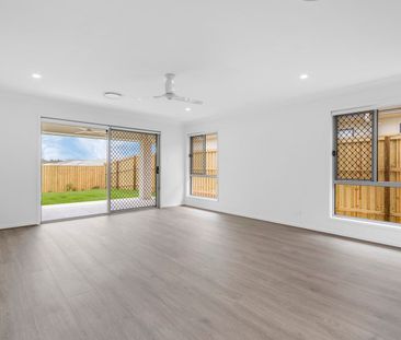 Family home with 2 living areas and ducted air- conditioning - Photo 1