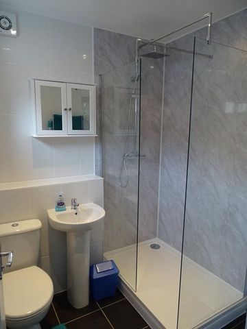 4 bedroom terraced house to rent - Photo 2