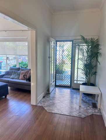 St Kilda East - Photo 4