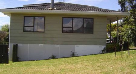 Town house on Acacia - Photo 2