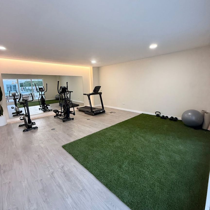 Middle Floor Apartment in La Campana - Photo 1