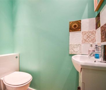 2 bedroom end of terrace house to rent - Photo 6