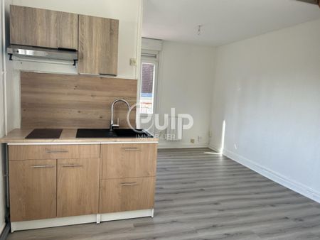 Appartement à louer à Henin Beaumont - Réf. LGLI15397 - Photo 2