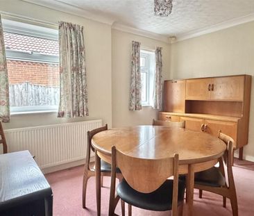 4 bedroom detached bungalow to rent - Photo 3