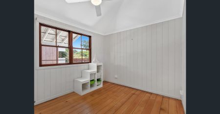Beautiful Family Home in Heart of Taringa - Photo 3