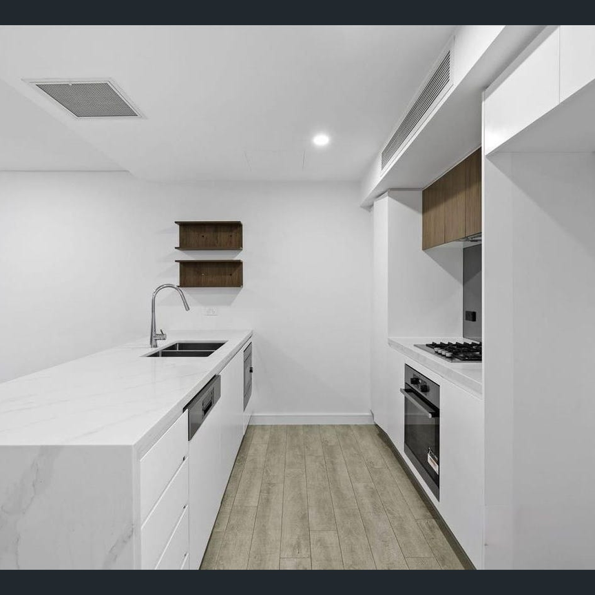 Modern Two-Bedroom Apartment with Double Parking - Photo 1