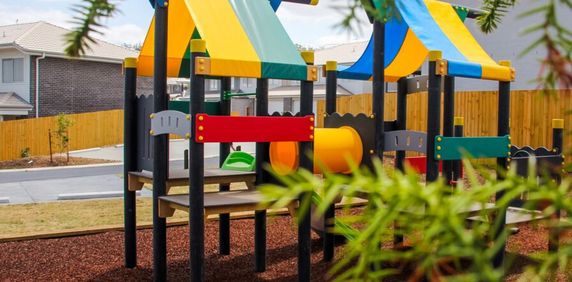 FOR RENT - MODERN 3-BEDROOM TOWNHOUSE - Photo 2