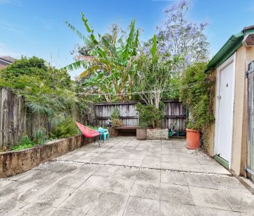 Renovated Boutique Apartment - Photo 1