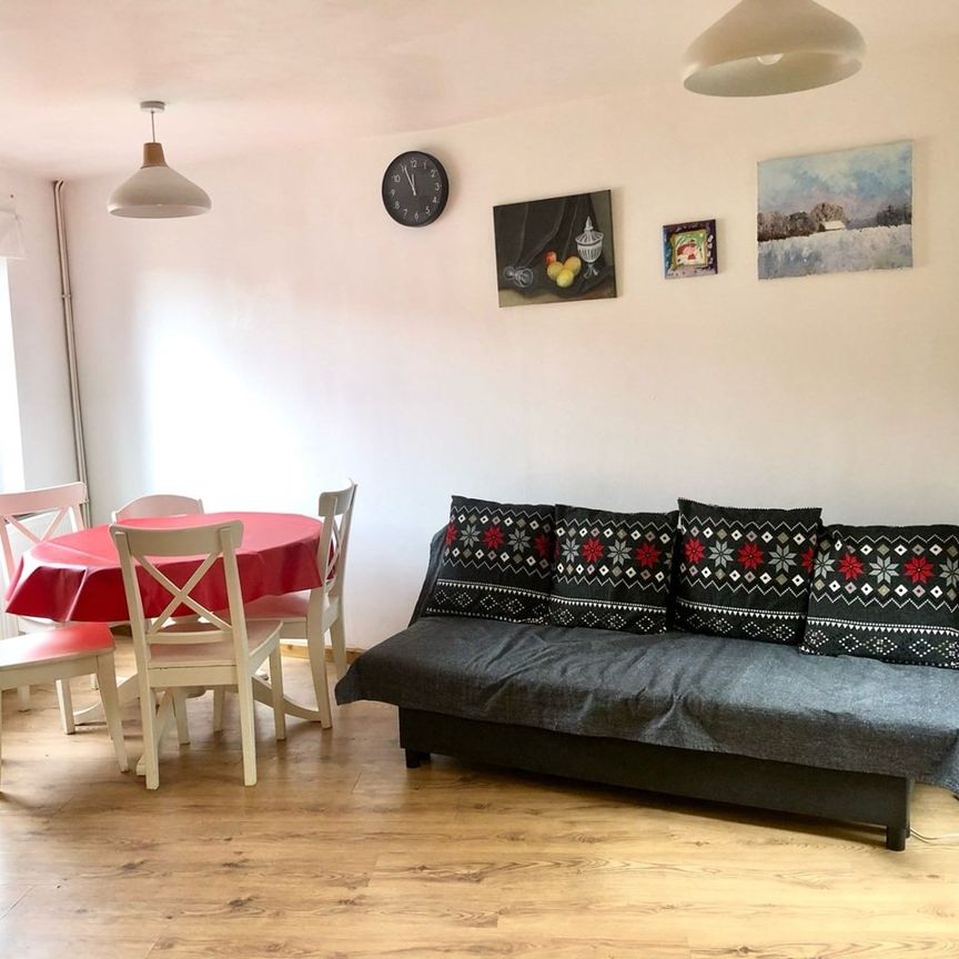 2 Bed Terraced House, Linton Gardens, E6 - Photo 1