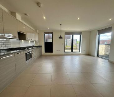 2 bedroom penthouse to rent - Photo 4