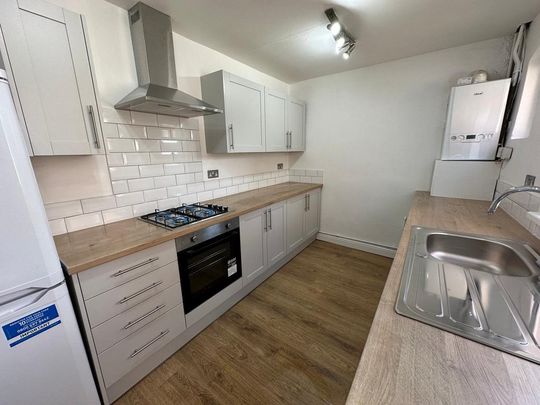 2 bedroom terraced house to rent - Photo 1