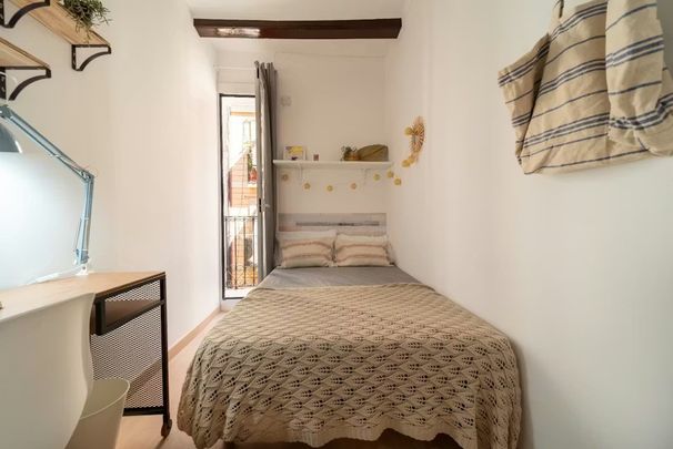 Carrer de la Lluna, Barcelona, Catalonia 08001 - Photo 1