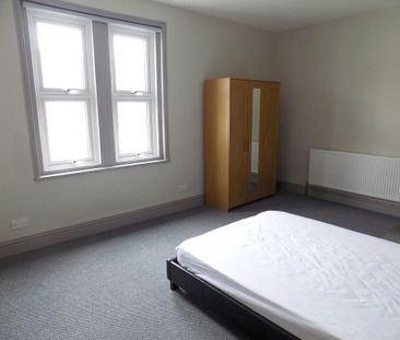 4 bedroom terraced house to rent - Photo 4