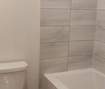 For Lease - 30 Cattail Crescent, Hamilton, Ontario - Photo 6