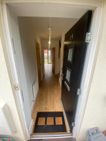 Room in a Shared House, James Counsell Way, BS34 - Photo 2