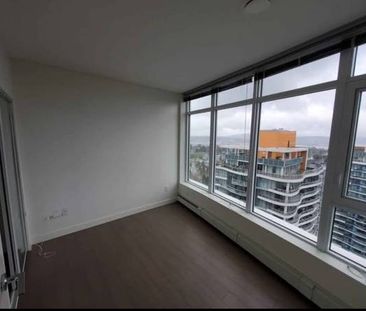 748ft2 - EVOLVE - 2 BED + DEN CORNER UNIT - High Floor with wrap aroun - Photo 1