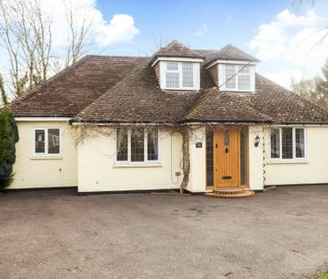 4 bedroom detached house to rent - Photo 3