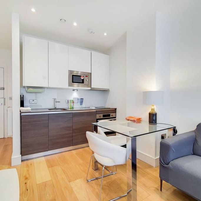 Studio to rent - Photo 1