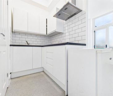 Property to rent - Photo 4