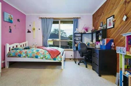 Comfortable Family Living in a Quiet Mooroolbark Location - Photo 3
