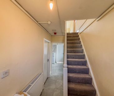 4 Bedroom House To Let - HP13 - Photo 5