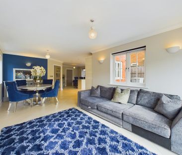 4 bedroom detached house to rent - Photo 1