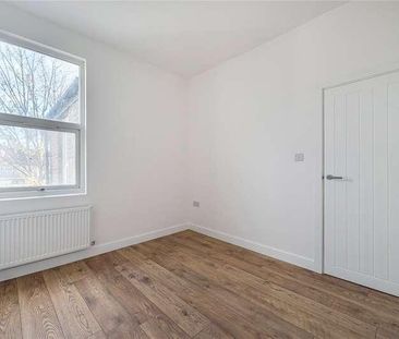 Scotland Green Road, Enfield, EN3 - Photo 2