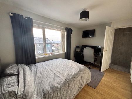 42 Oakwood Road, Carrickfergus, BT38 8ET - Photo 5