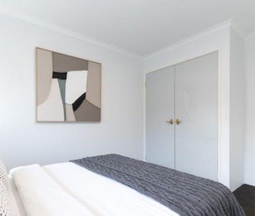 Ellenbrook - Photo 2