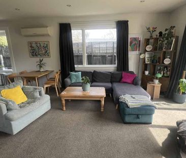 3 beds, 2 baths, 1 study - GO! - Photo 1