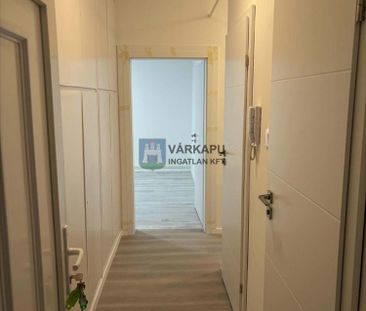 Kiadó felújított panel lakás - Székesfehérvár - Photo 2