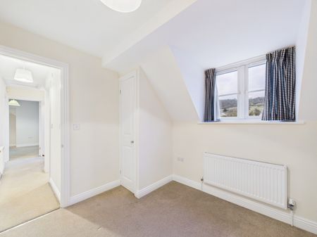 Lowridge House Station Road, Woodmancote, Cheltenham - Photo 4