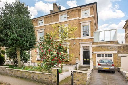 Luxuriously appointed garden flat perfectly located close to Little Venice canal and Warwick Avenue Underground station. - Photo 3